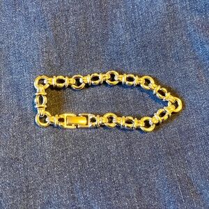 Silver tone chain bracelet (no brand)